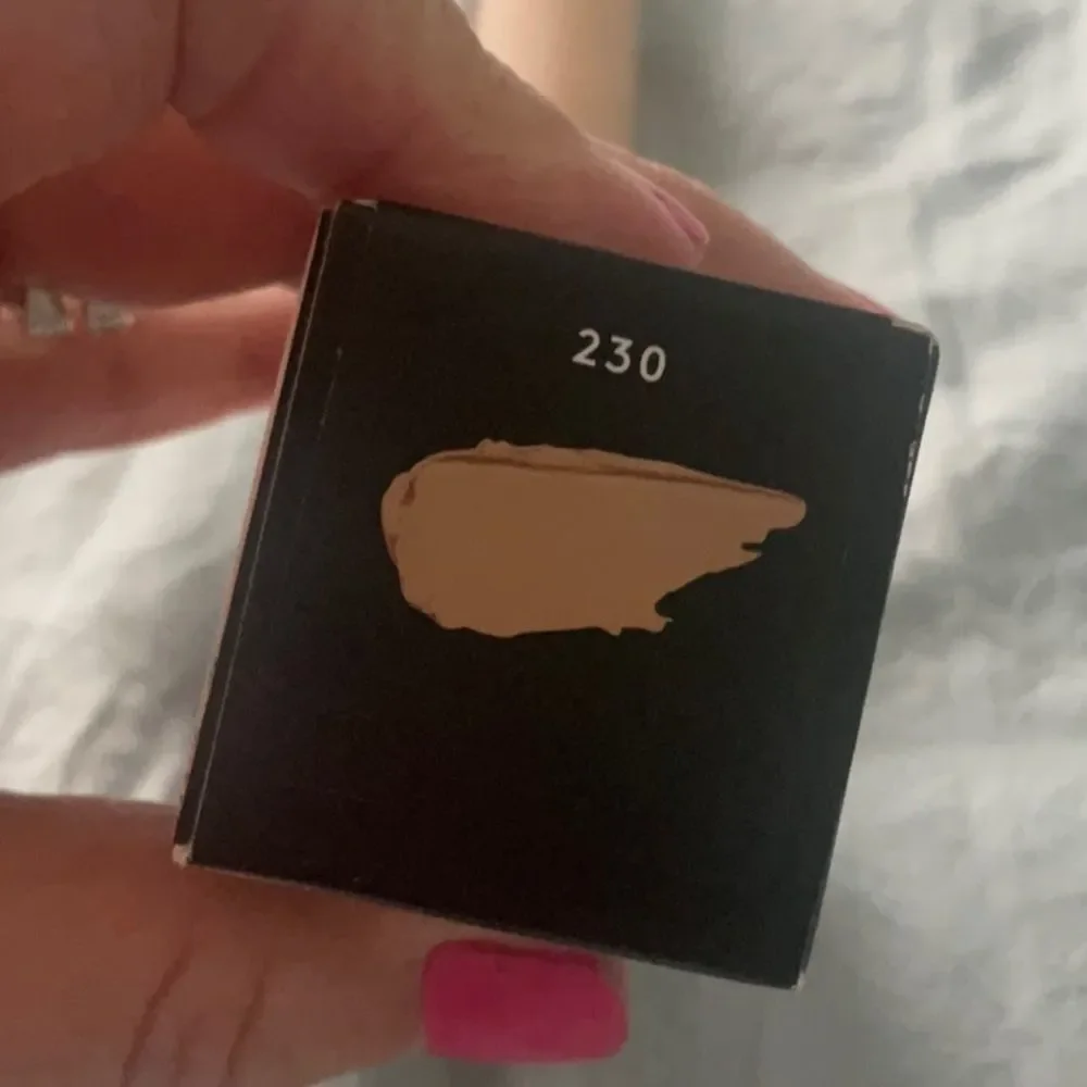 NEW Fenty Beauty Soft Matte Longwear Foundation - Warm Beige